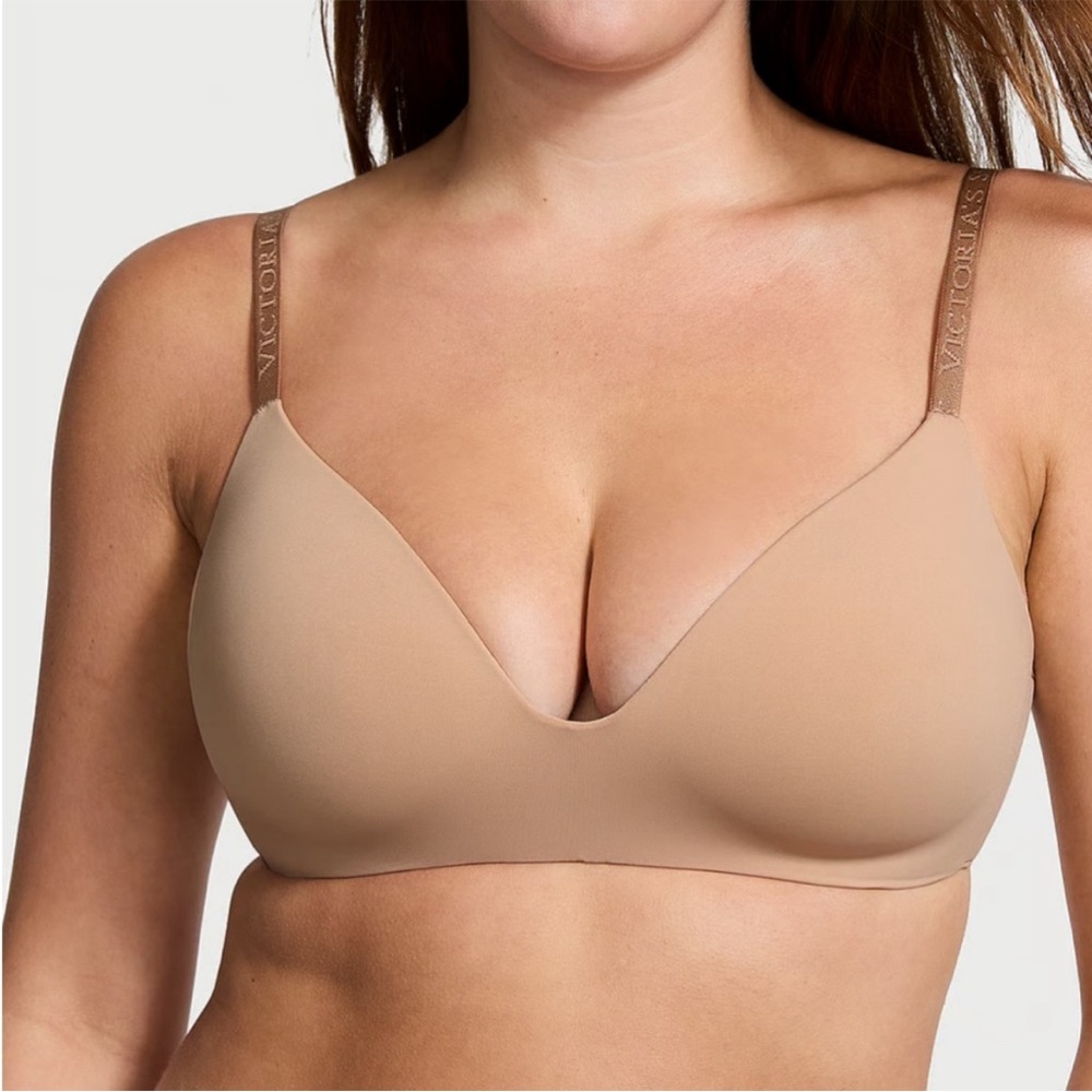 Victoria's Secret Cream Molded Cup Bra